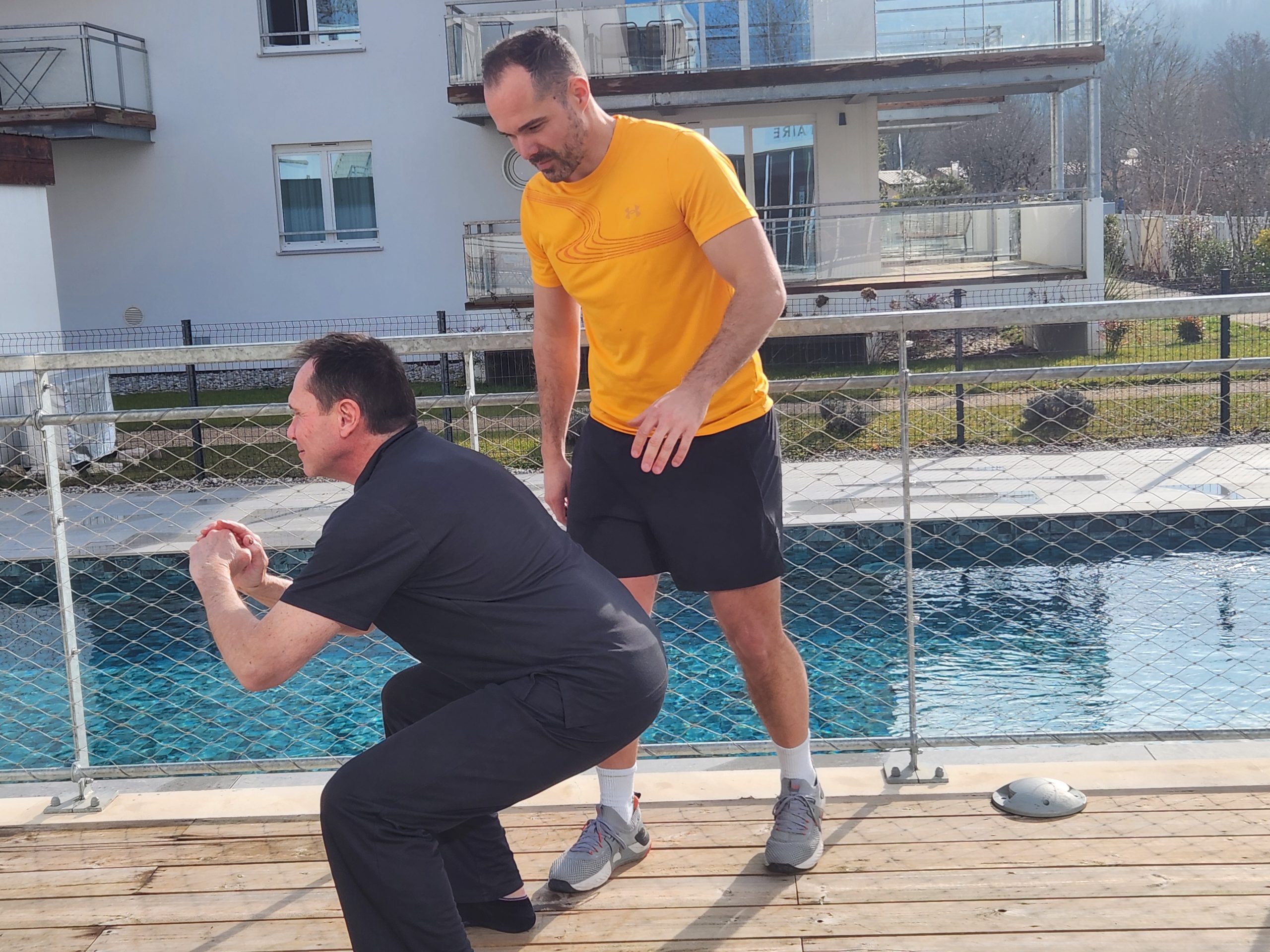 Sport à domicile : avantages et limites face à l’entraînement en salle